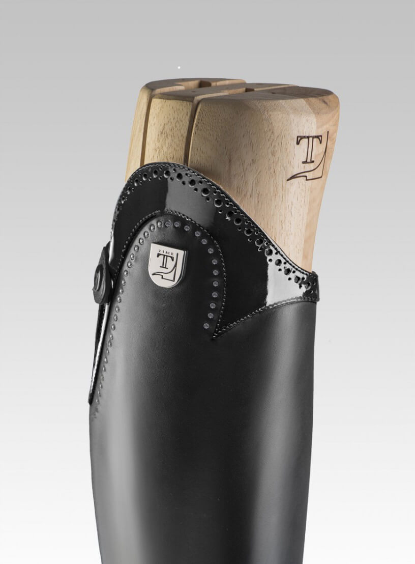 Bottes Tucci Marilyn avec détails vernis et perforés